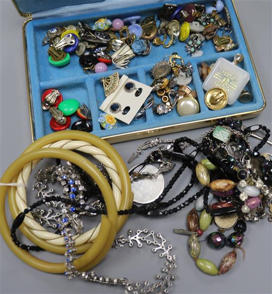 Mixed items including costume jewellery, pocket watches etc,